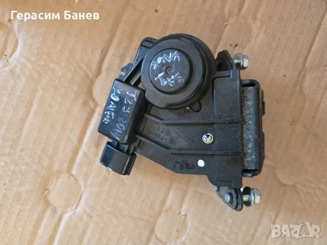 Ключалка заден капак OEM TOYOTA AVENSIS T27 2.0 D-4D КОМБИ 2014, снимка 2 - Части - 56113805