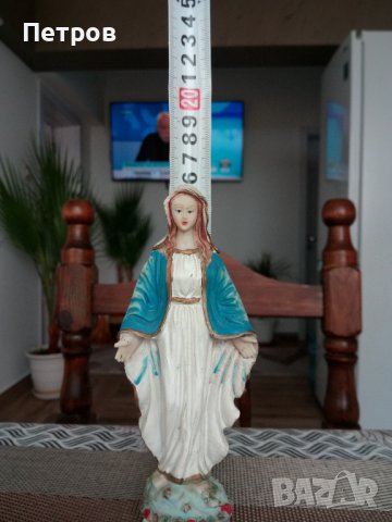 Продавам изящна малка,красива статуетка на Дева Мария.Керамика., снимка 3 - Колекции - 40297571