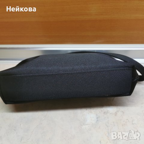 Accessorize малка черна  чанта тип кклъч  , снимка 5 - Чанти - 44305293