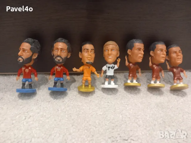 футболни фигурки и футболна монета 