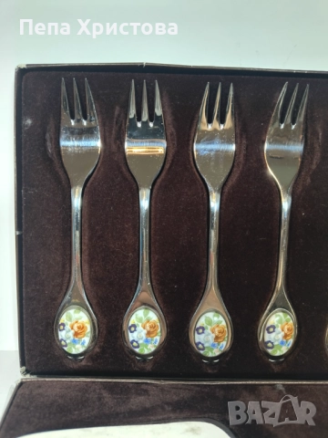 Комплект от 6 броя десертни вилички и лопатка за сладкиши от Berndorf , снимка 4 - Прибори за хранене, готвене и сервиране - 51863023
