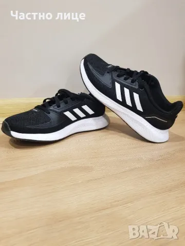 Дамски маратонки Adidas, снимка 2 - Маратонки - 47709504