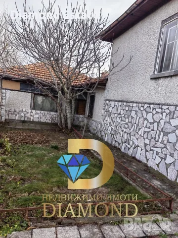 Двуетажна къща в село Върбица, обл. Хасково, снимка 4 - Къщи - 48139434