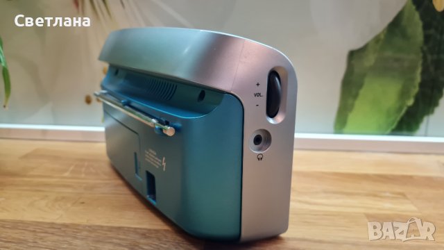 Портативно радио Grundig Music  60, снимка 3 - Радиокасетофони, транзистори - 39271834