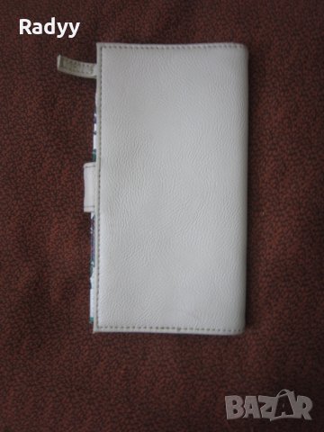 Дамско бежово портмоне с шарен принт , снимка 3 - Портфейли, портмонета - 29722498