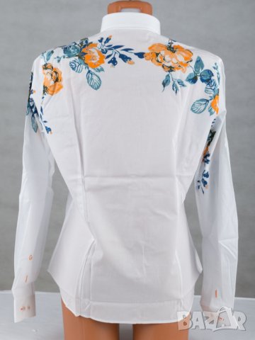 Бяла дамска памучна риза с флорални мотиви марка Gazoil , снимка 2 - Ризи - 31578551