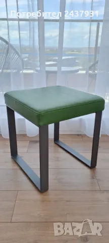Табуретка със здрава метална основа в елегантен зелен цвят, снимка 1
