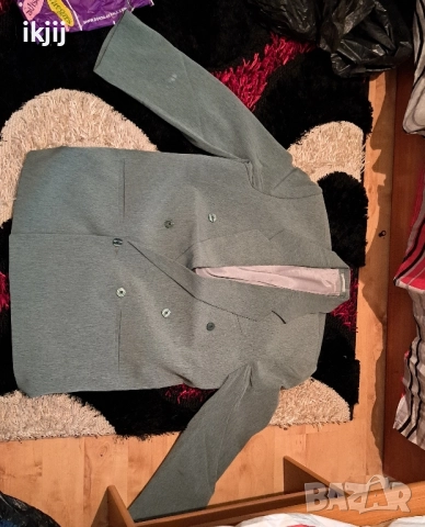 Продавам Мъжки Костюм Зелен 