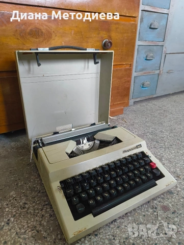 Пишеща машина Марица, снимка 4 - Антикварни и старинни предмети - 53898657