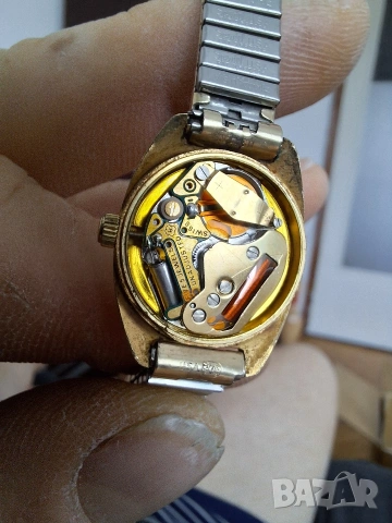 Позлатен дамки винтидж часовник GÜTHRA, снимка 17 - Дамски - 54014439