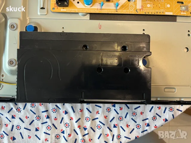 Части от телевизор 50" SAMSUNG UE50NU7472 със счупен дисплей., снимка 5 - Части и Платки - 48090438