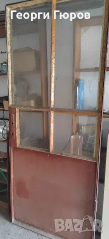 Метална врата с каса 