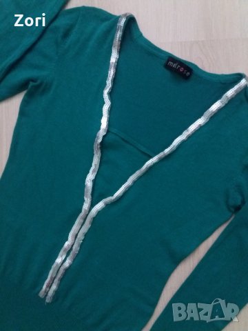 Зелена блуза със сребристи пайети около деколтето , снимка 2 - Блузи с дълъг ръкав и пуловери - 31046645