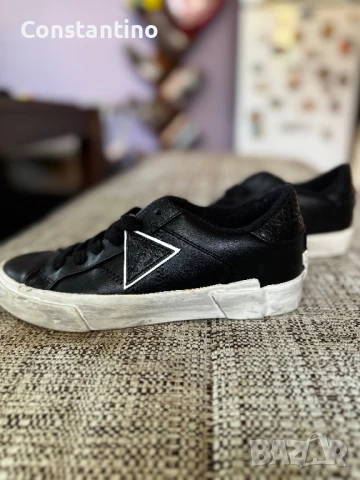 Спортни обувки Guess, снимка 3 - Дамски ежедневни обувки - 51300981