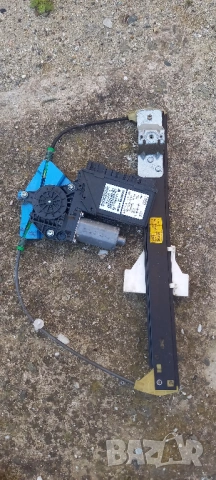 Заден десен стъклоповдигач Audi A4 B7