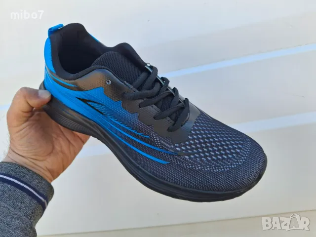  Дишащи олекотени мъжки маратонки в преливащо черно и синьо., снимка 2 - Маратонки - 49455078