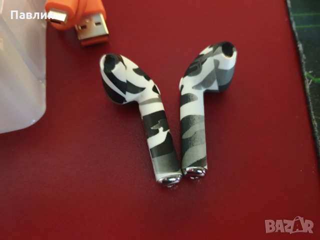 Безжични слушалки със зареждащ кейс V4.2+DER- i7 TWS Camouflage, бяло-черно-сиво, снимка 3 - Слушалки, hands-free - 34945968