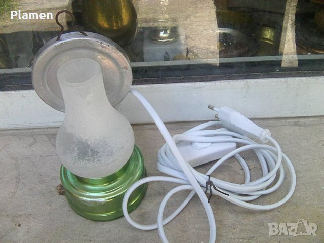 Малка електрическа нощна лампа с формата на газова лампа