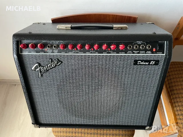 Продавам кубе за китара FENDER DELUXE 85