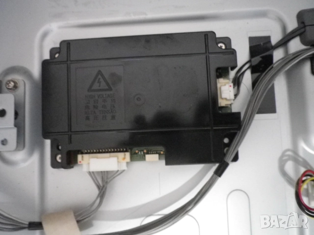 LED телевизор Toshiba 32RL933G за ремонт, снимка 9 - Телевизори - 51841944