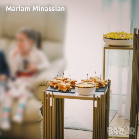 Златисти правоъгълни маси с бяла повърхност под наем, снимка 2 - Декорация - 38594037