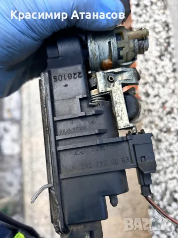 Външна дръжка заден капак за Мерцедес Е-класа W211 седан.А2037500093, снимка 3 - Части - 47622789