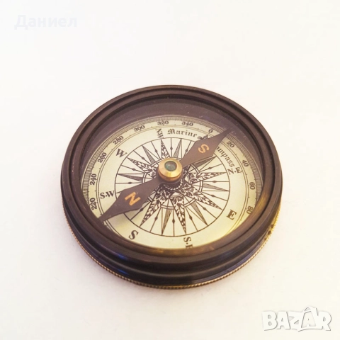 Масивен бронзов компас с вечен календар , снимка 2 - Други ценни предмети - 51852080