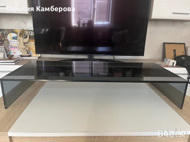 Продавам стойка за телевизор