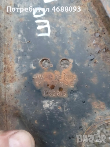 Преден ляв носач за Волксваген голф 5 1.9 дизел 105к.с 2006г, снимка 2 - Части - 52863632