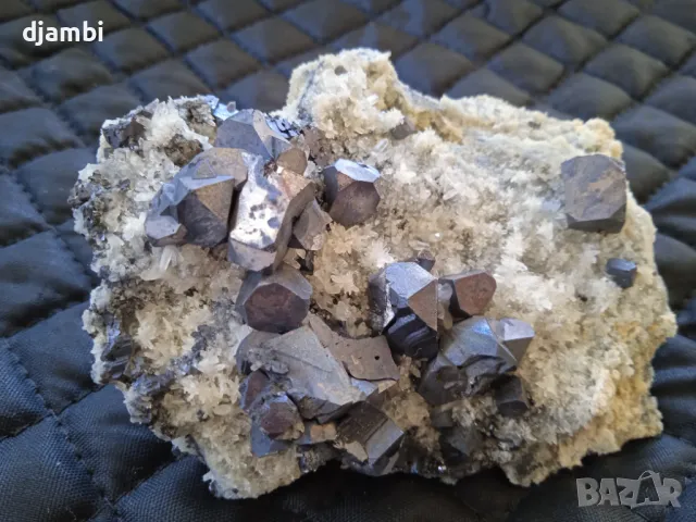 №147,Кварц,Кварцова друза,Кварц със сфалерит,галенит,доломит и хлорит,Кристали,Минерали,Родопи,