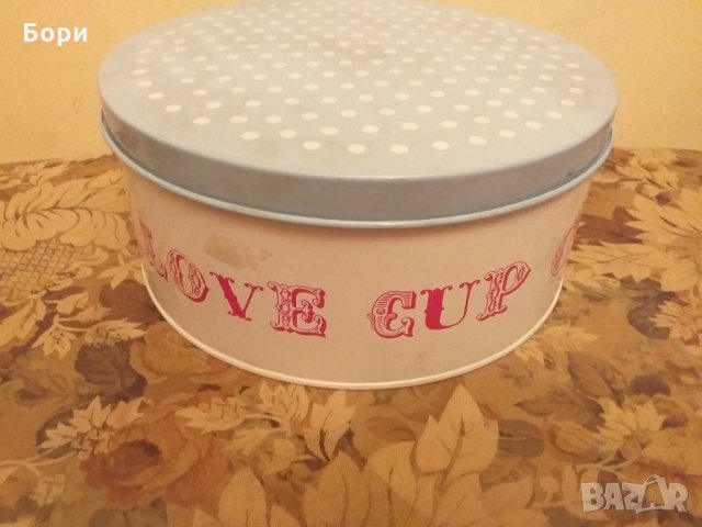 Голяма метална кутия, снимка 3 - Кутии за храна - 29949684