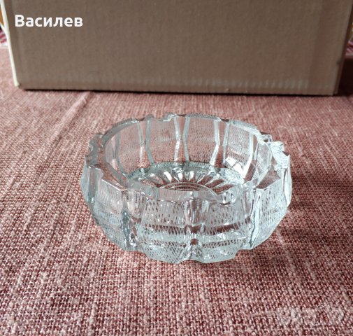 Продавам масивен кристален пепелник