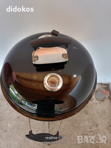 Барбекюта Weber на дървени въглища, снимка 2 - Барбекюта - 54018939