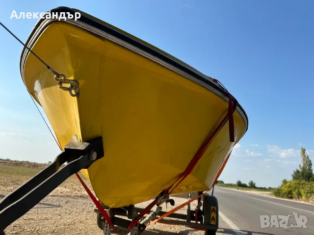 Продавам две лодки с двигатели и едно ремарке, снимка 5 - Воден транспорт - 48268115