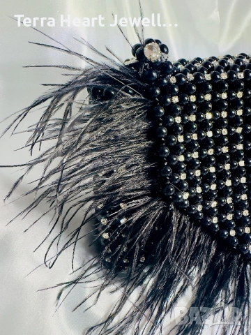 Дамска чанта от перли кристали и пера , снимка 3 - Чанти - 52502138