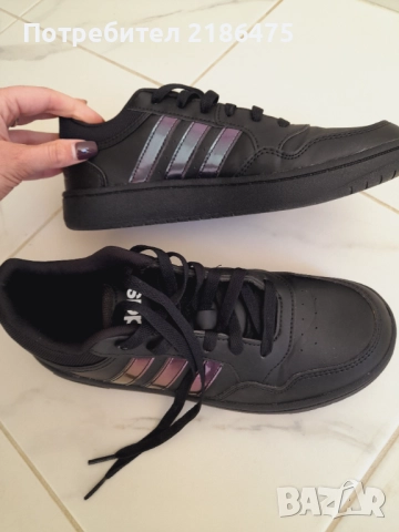 Дамски Adidas маратонки, снимка 3 - Маратонки - 52400298