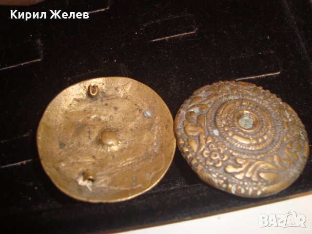 2 ВЪЗРОЖДЕНСКИ БРОНЗОВИ ОРНАМЕНТИРАНИ БРОШКИ УКРАШЕНИЕ АПЛИКАЦИЯ СТАРИННИ МАЙСТОРСКА РАБОТА 57901, снимка 8 - Колекции - 30550267