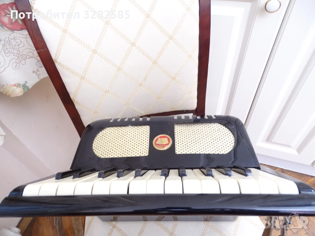 Акордеон Велтмайстер 12 баса, снимка 8 - Акордеони - 51778135