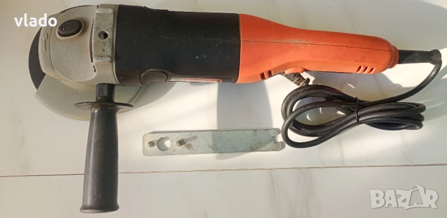 Ъглошлайф Black & Decker 1200 вата, снимка 3 - Други инструменти - 52228111
