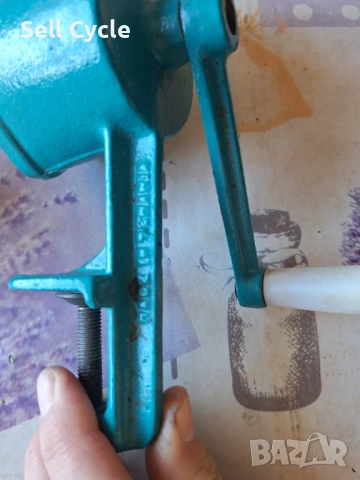 ✅МЕТАЛНА МЕЛАЧКА ЗА ОРЕХИ - РУМЪНИЯ❗, снимка 4 - Антикварни и старинни предмети - 54226944