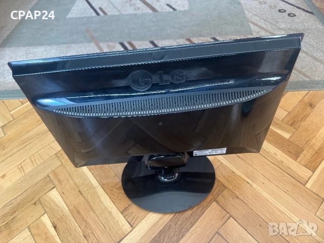 Продавам Монитор LG W2040S-PN, снимка 2 - Монитори - 52960922