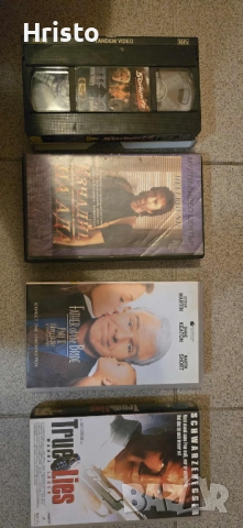 Оригинални VHS видеокасетки с филми 