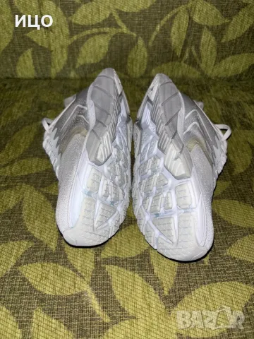 Дамски маратонки HOKA Arаhi 5, снимка 5 - Маратонки - 49497224