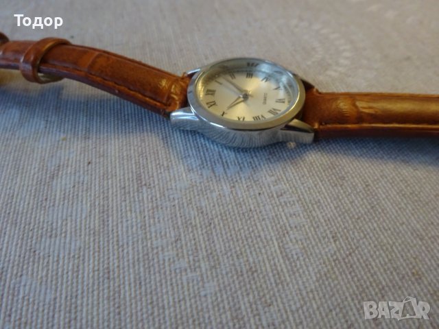 Дамски кварцов часовник с нова батерия, снимка 2 - Дамски - 38053419
