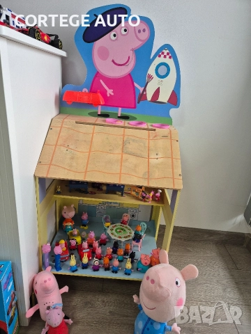 детска дървена къща, дъска с фигурки на Пепа Пиг и Писта, снимка 4 - Образователни игри - 52811377