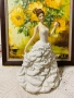 порцеланова статуетка, снимка 2