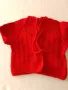 Червена Ръчно плетена  Детска, бебешка жилетка  ,изплетено на качествена прежда , снимка 2