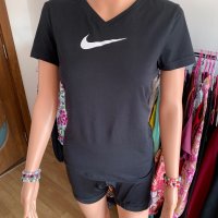 Nike черна дамска тениска, снимка 11 - Тениски - 40745195