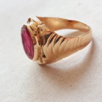 Златен пръстен 14к с гема(камея)изработена на натурален рубин., снимка 8 - Пръстени - 44478917