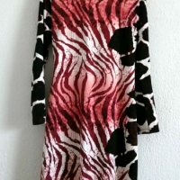 Красива и ефектна рокля в червено,черно и бяло, снимка 3 - Рокли - 30235579